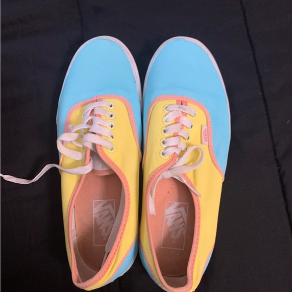 Hand painted Vans - Picture 2 of 12